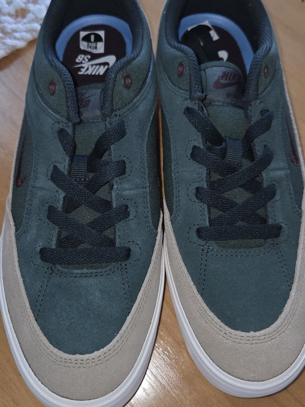 Nike Men's Low-Top Sneakers in Dark Green and Tan